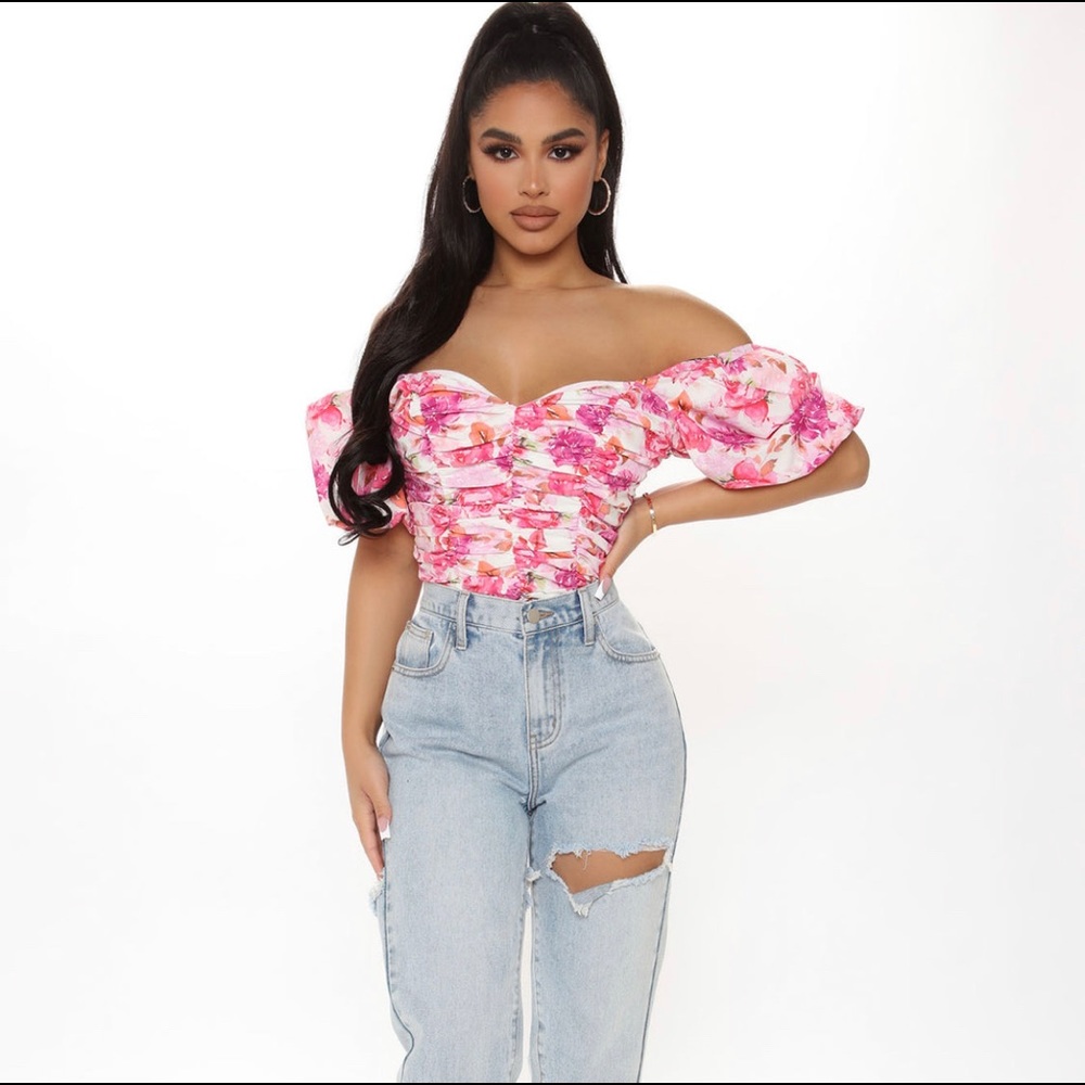 Pink flowers top